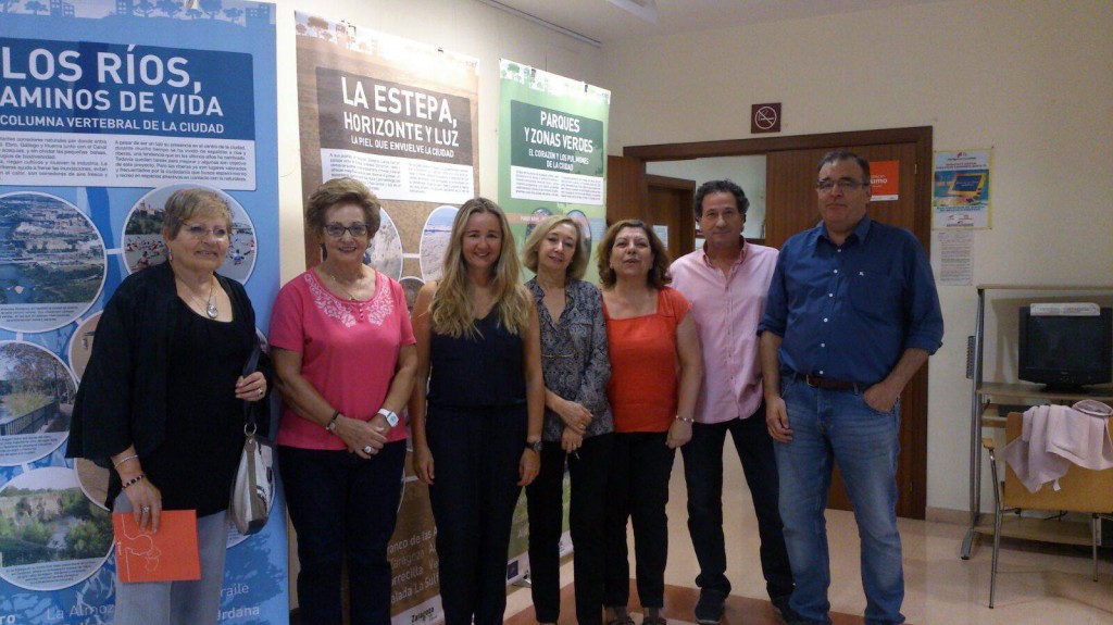 Elena Martínez se ha reunido en los últimos días con vecinos y trabajadores municipales del distrito