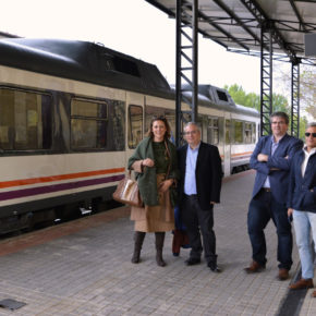 Lourdes Guillén: “Viajar en el Canfranero es volver al siglo XIX” Lourdes Guillén: “Viajar en el Canfranero es volver al siglo XIX”