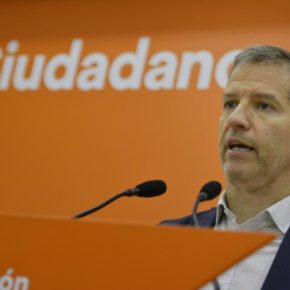 Daniel Pérez se compromete a garantizar el derecho a la información y evitar la injerencia política sobre medios de comunicación Daniel Pérez se compromete a garantizar el derecho a la información y evitar la injerencia política sobre medios de comunicación