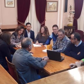 Lourdes Guillén: "Los políticos no tienen que ser parte del problema, sino de la solución"