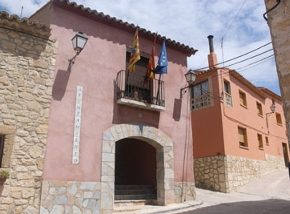 El Ayuntamiento de Fuendetodos inicia los trabajos de reforma de las calles Zuloaga y Cortes de Aragón El Ayuntamiento de Fuendetodos inicia los trabajos de reforma de las calles Zuloaga y Cortes de Aragón