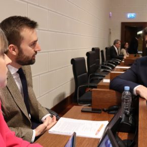 Gayán: “Debemos dotar de herramientas a los municipios para que apliquen criterios de sostenibilidad en sus eventos” Gayán: “Debemos dotar de herramientas a los municipios para que apliquen criterios de sostenibilidad en sus eventos”