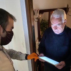 El Ayuntamiento de Teruel colabora con CaixaBank y Embou para que los mayores puedan realizar videollamadas con sus familiares El Ayuntamiento de Teruel colabora con CaixaBank y Embou para que los mayores puedan realizar videollamadas con sus familiares