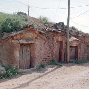 El Ayuntamiento de Tabuenca iniciará la recuperación del entorno de las bodegas del cerro