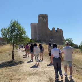 Unas 550 personas conocen la rehabilitación del Castillo Mayor con el exitoso programa de visitas guiadas Unas 550 personas conocen la rehabilitación del Castillo Mayor con el exitoso programa de visitas guiadas