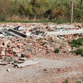 Ciudadanos Fraga alerta de posibles irregularidades en la gestión de los residuos contaminantes del asentamiento ilegal del camino Torrente Ciudadanos Fraga alerta de posibles irregularidades en la gestión de los residuos contaminantes del asentamiento ilegal del camino Torrente