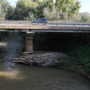 Cs Épila pide al equipo de gobierno que promueva la limpieza del cauce del río Jalón a su paso por el puente viejo