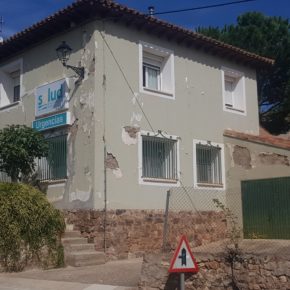 Herrera de los Navarros solicita ayuda al Gobierno de Aragón ante el estado de abandono de su centro de salud Herrera de los Navarros solicita ayuda al Gobierno de Aragón ante el estado de abandono de su centro de salud