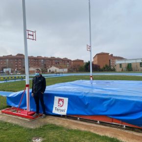 El Ayuntamiento de Teruel continúa mejorando el equipamiento de las pistas de atletismo José Navarro Bau El Ayuntamiento de Teruel continúa mejorando el equipamiento de las pistas de atletismo José Navarro Bau