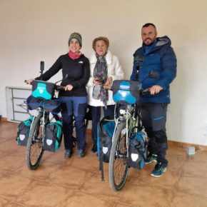 La Vuelta al Mundo en bicicleta de Marta y Alfredo - Universal Nómada - hace una parada en Jaraba.